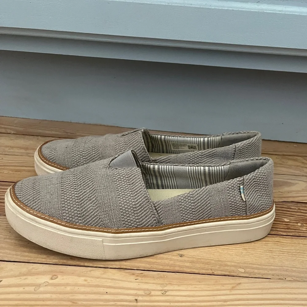Women’s Toms grey comfortable casual espadrilles‎ slip on shoes size 8.5